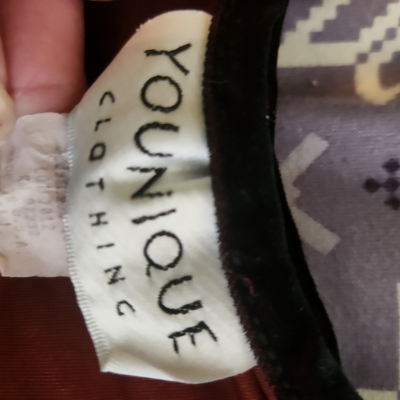 Retro red/black velvet feel tiny top from Younique size small - Picture 2 of 4